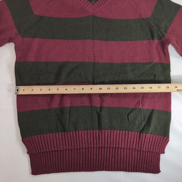A Nightmare on Elm Street M Medium Spirit Striped Knit Sweater Red Halloween - Picture 8 of 12